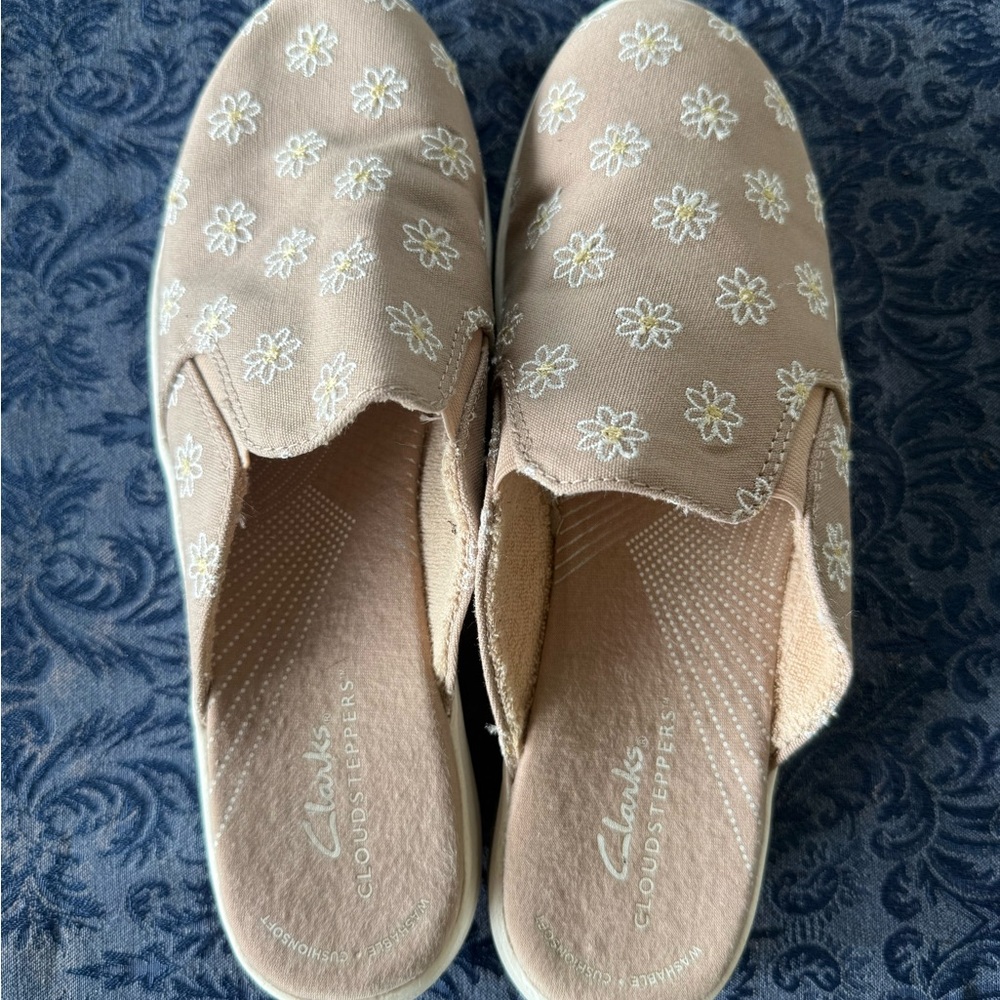 Clarks Beige Floral Slip-On Mules with White & Yellow Embroidery